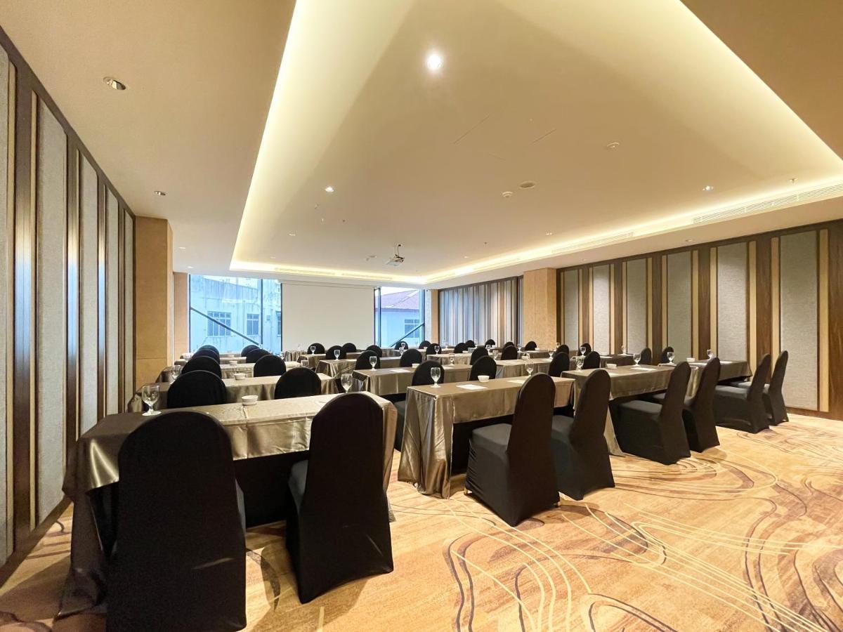 Artotel Batam Nagoya Exteriör bild